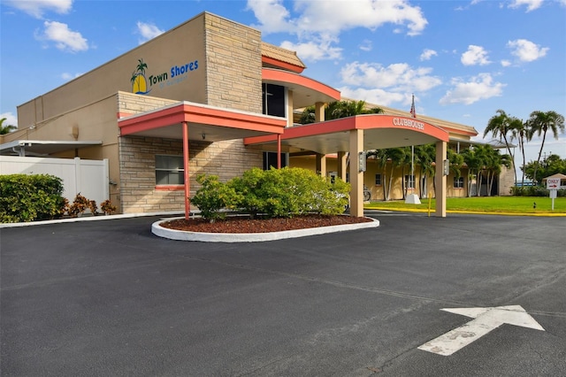 2960 59th St S Unit 303, Gulfport, FL 33707 - view of building exterior