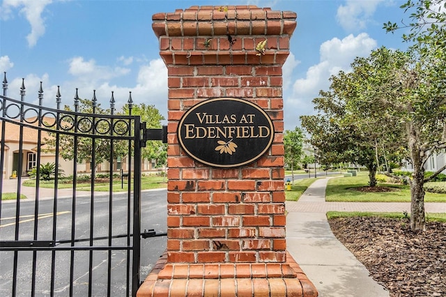 27427 Mistflower Dr, Wesley Chapel, FL 33544 - community / neighborhood sign with a gate