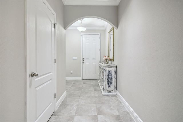 10512 Scenic Hollow Dr, Riverview, FL 33578 - corridor featuring arched walkways, ornamental molding, and baseboards