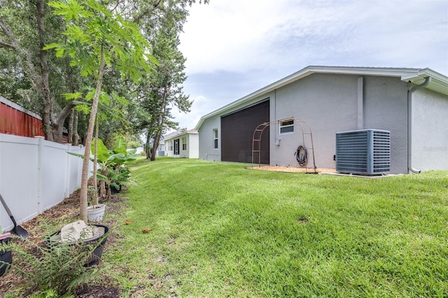 8814 N River Rd, Tampa, FL 33635 - view of yard with cooling unit
