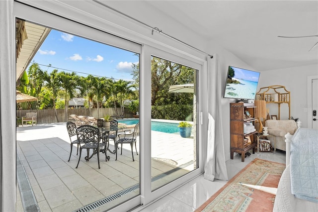 208 Live Oak Ln, Largo, FL 33770 - entryway featuring a ceiling fan