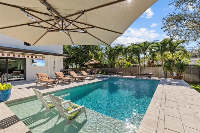 208 Live Oak Ln, Largo, FL 33770 - view of pool featuring a patio area and a fenced backyard
