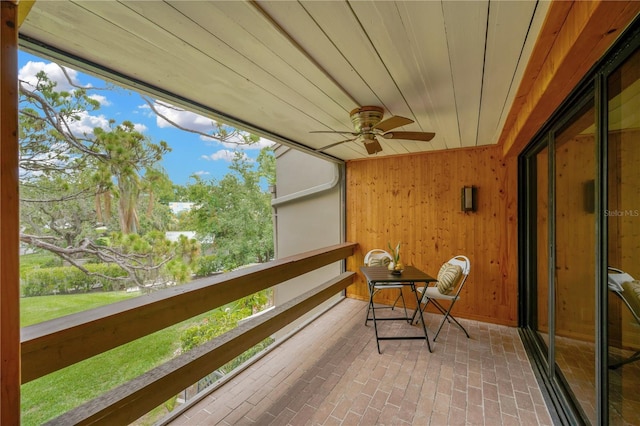 1111 N Bayshore Blvd Unit E10, Clearwater, FL 33759 - balcony featuring a ceiling fan