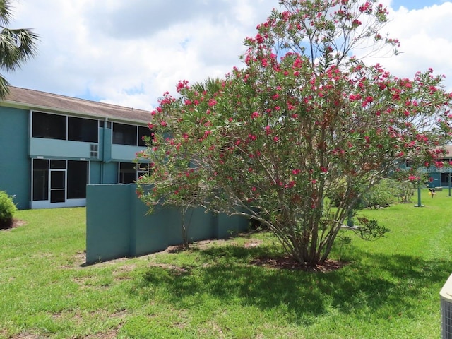 364 115th Ave N Unit 1, Saint Petersburg, FL 33716 - view of grassy yard