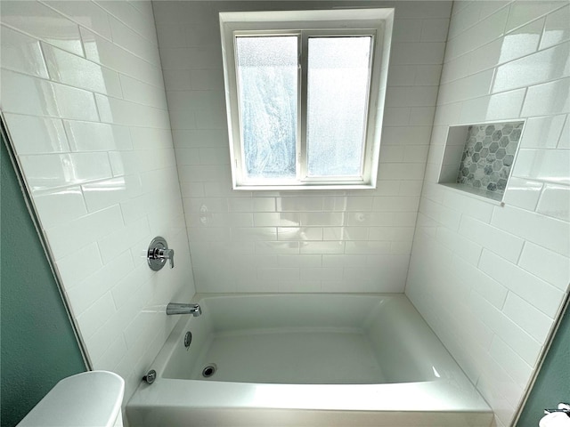 814 19th St SW, Largo, FL 33770 - full bathroom featuring toilet and bathing tub / shower combination