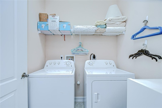 1411 Tessano Pl, Palm Harbor, FL 34683 - washroom featuring washing machine and clothes dryer