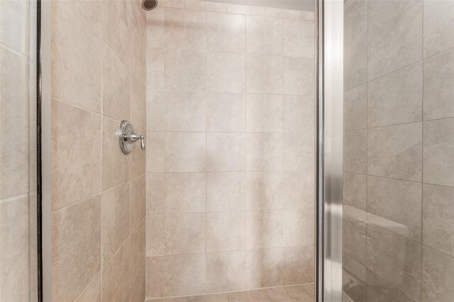 9140 Hillcroft Dr, Riverview, FL 33578 - bathroom with a shower stall