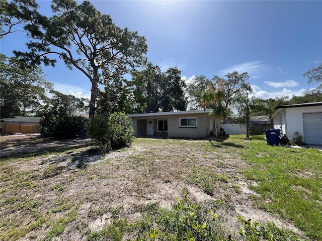 422 Crosswinds Dr, Palm Harbor, FL 34683 - view of yard