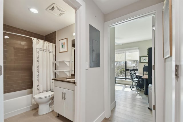 199 Dali Blvd Unit 607, Saint Petersburg, FL 33701 - full bath with electric panel, toilet, vanity, and shower / tub combo with curtain