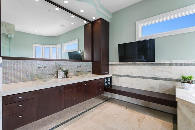 2279 Mermaid Pt NE, Saint Petersburg, FL 33703 - photo 75
