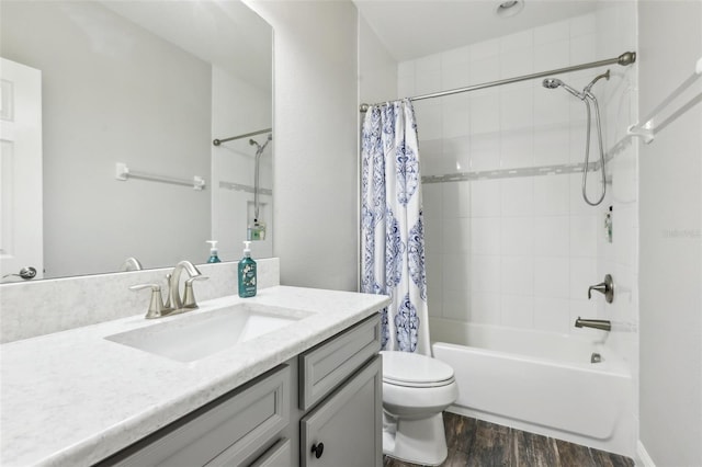 808 Vittorio Pl, Brandon, FL 33511 - bathroom featuring wood finished floors, vanity, shower / tub combo, and toilet