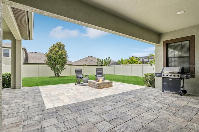 808 Vittorio Pl, Brandon, FL 33511 - view of patio with an outdoor fire pit and grilling area