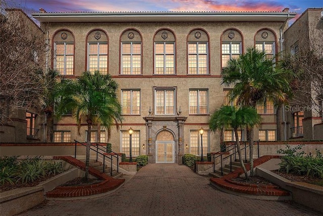 701 Mirror Lake Dr N Unit 103, Saint Petersburg, FL 33701 - photo 1