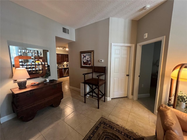 701 Mirror Lake Dr N Unit 103, Saint Petersburg, FL 33701 - photo 12