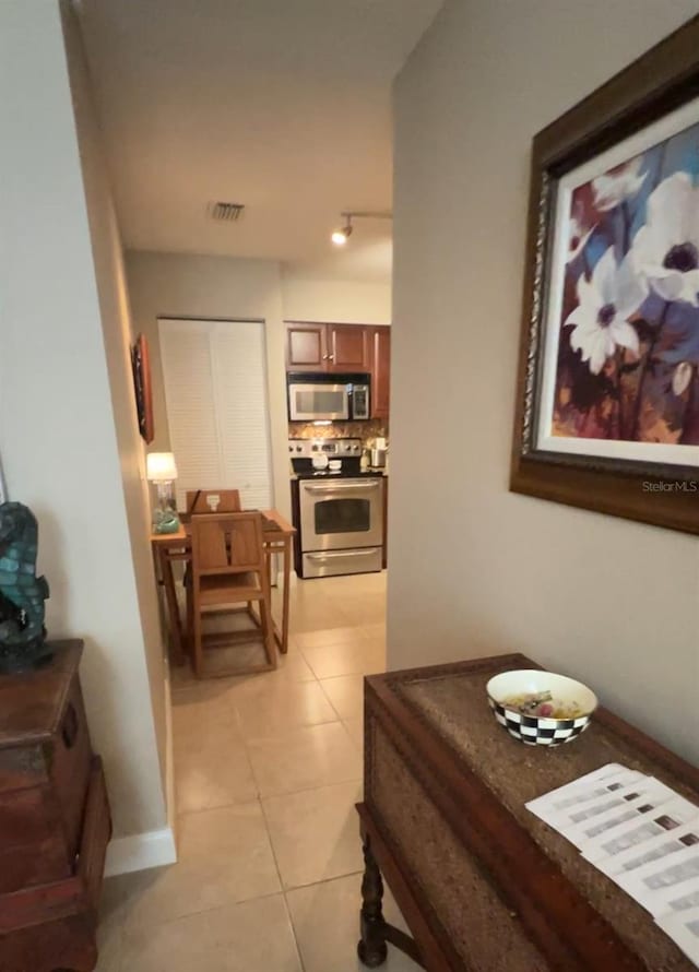 701 Mirror Lake Dr N Unit 103, Saint Petersburg, FL 33701 - photo 20