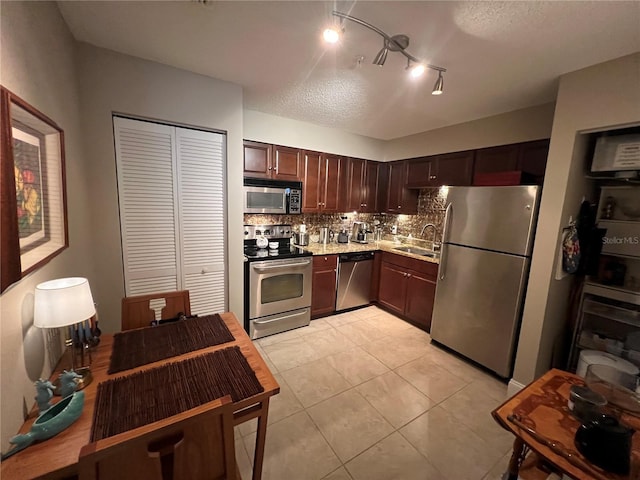 701 Mirror Lake Dr N Unit 103, Saint Petersburg, FL 33701 - photo 33