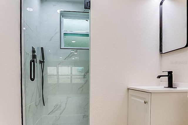 7620 N 74th St, Pinellas Park, FL 33781 - full bath with vanity and a marble finish shower