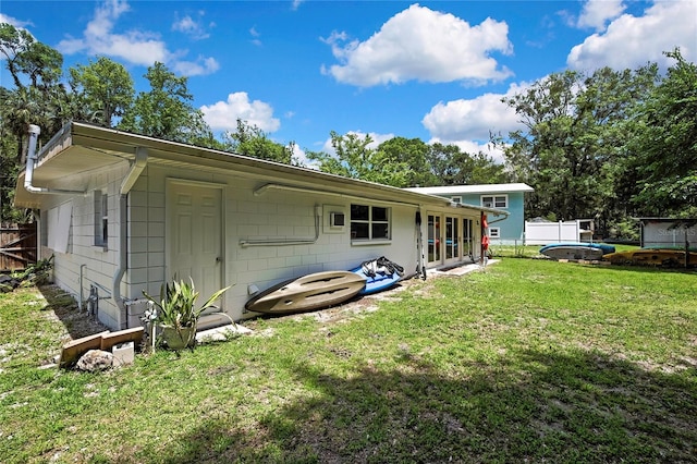 8944 W White Dogwood Dr, Homosassa, FL 34448 - back of house with a pool
