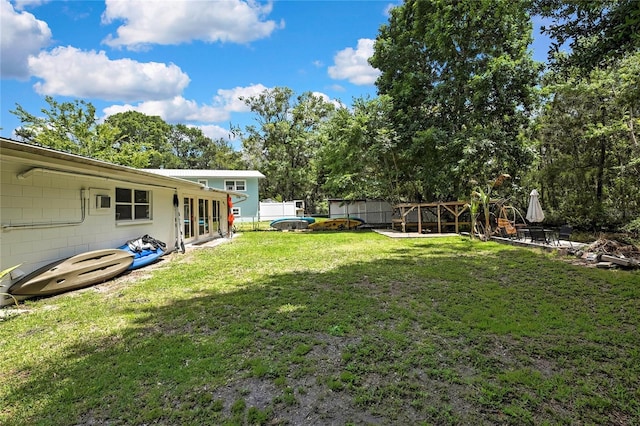 8944 W White Dogwood Dr, Homosassa, FL 34448 - view of yard with a swimming pool