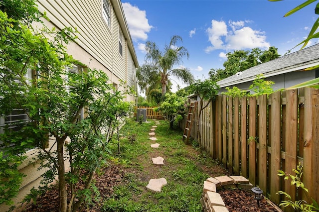 3673 Fremantle Dr, Palm Harbor, FL 34684 - view of yard