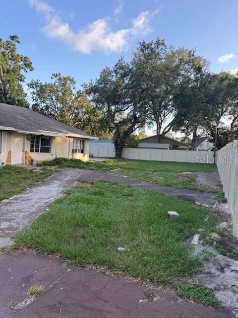 2518 Mabry St, Tampa, FL 33618 - view of yard