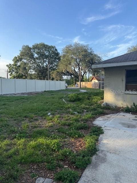 2518 Mabry St, Tampa, FL 33618 - view of yard