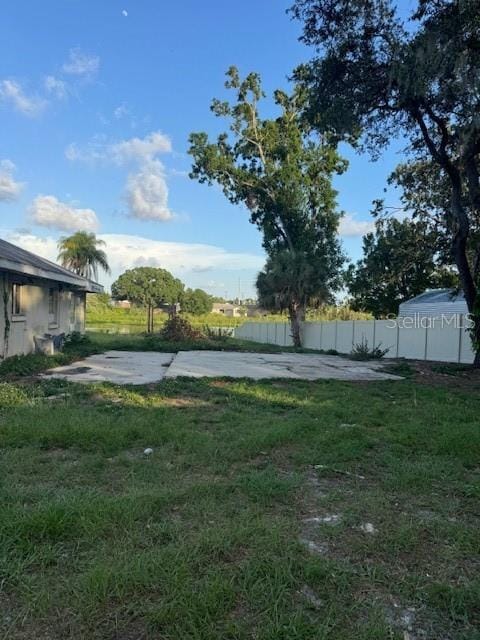 2518 Mabry St, Tampa, FL 33618 - view of yard