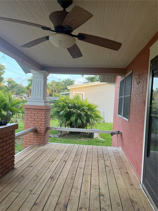 9907 Maggie St, Gibsonton, FL 33534 - deck with ceiling fan