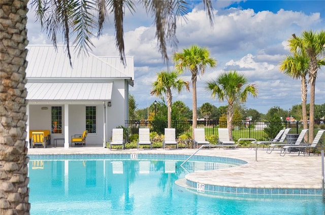 33668 Elm Hill Br, Wesley Chapel, FL 33545 - community pool with a patio
