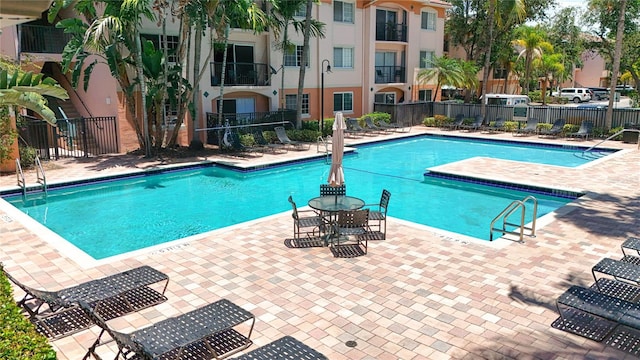 2015 SE 10th Ave Unit 123, Fort Lauderdale, FL 33316 - community pool featuring a patio area