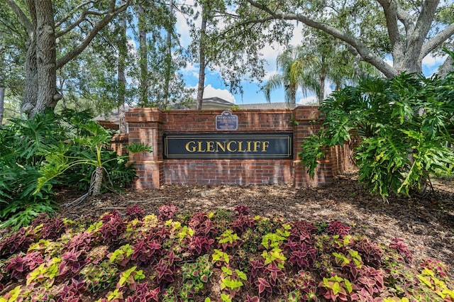 12209 Glencliff Cir, Tampa, FL 33626 - view of community sign