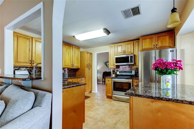 11121 Clayridge Dr, Tampa, FL 33635 - photo 18