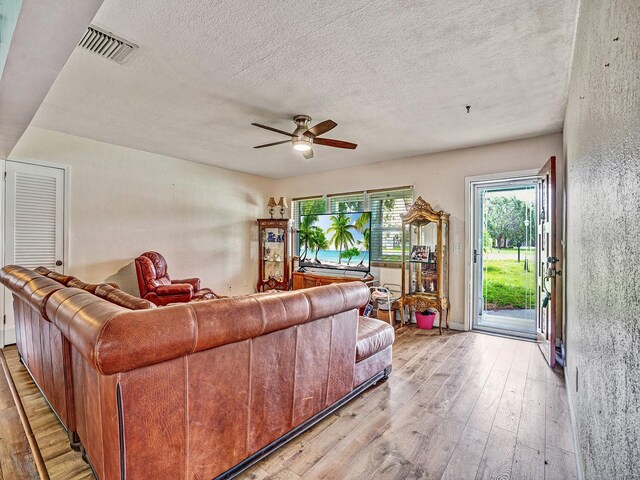2160 NE Coachman Rd, Clearwater, FL 33765 - photo 4