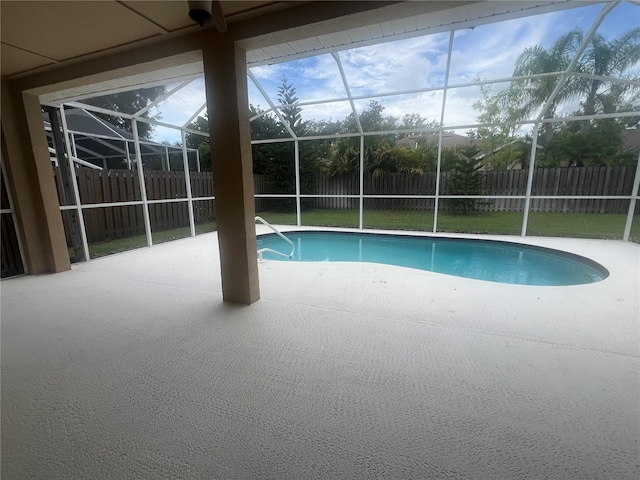 19104 Cellini Pl, Lutz, FL 33558 - view of pool featuring a lanai, a fenced backyard, and a patio