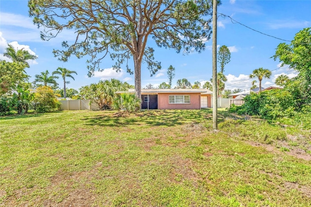 358 Suwanee Ave, Sarasota, FL 34243 - view of yard