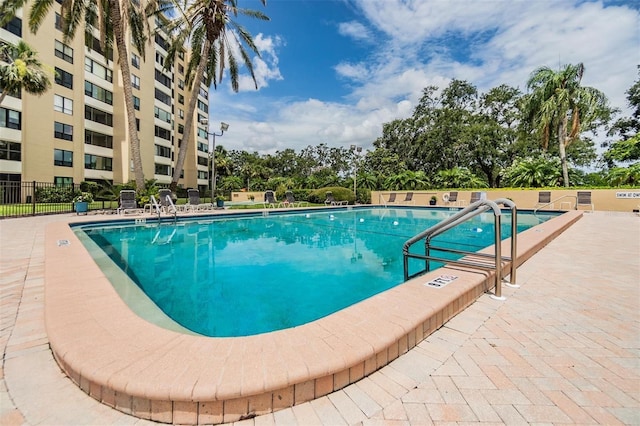 2621 Cove Cay Dr Unit 302, Clearwater, FL 33760 - view of community pool
