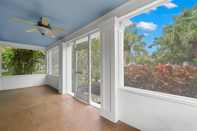 1400 Cherry St NE, Saint Petersburg, FL 33704 - unfurnished sunroom featuring healthy amount of natural light