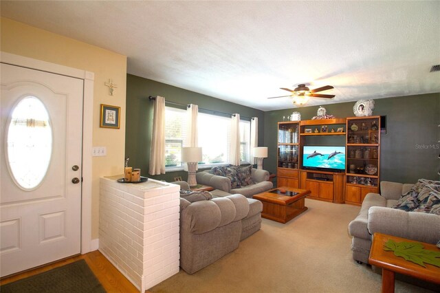 2010 6th Ave SW, Largo, FL 33770 - living room featuring ceiling fan