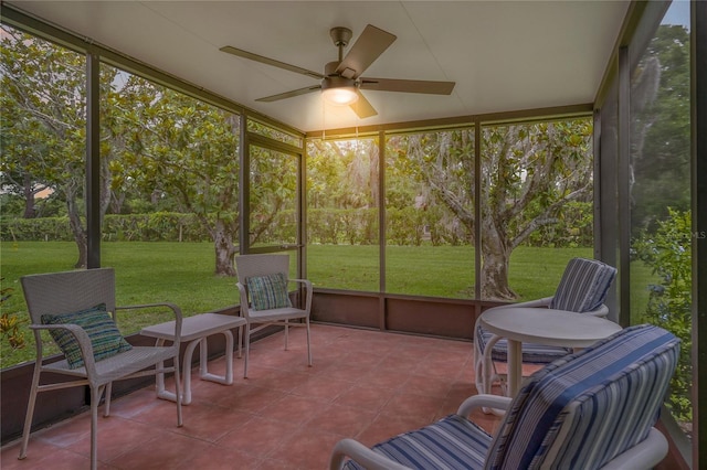 1401 Camelot Ct, Palm Harbor, FL 34684 - sunroom / solarium with a ceiling fan
