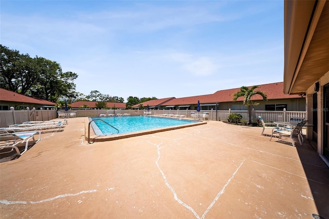 2460 Northside Dr Unit 802, Clearwater, FL 33761 - community pool with a patio area