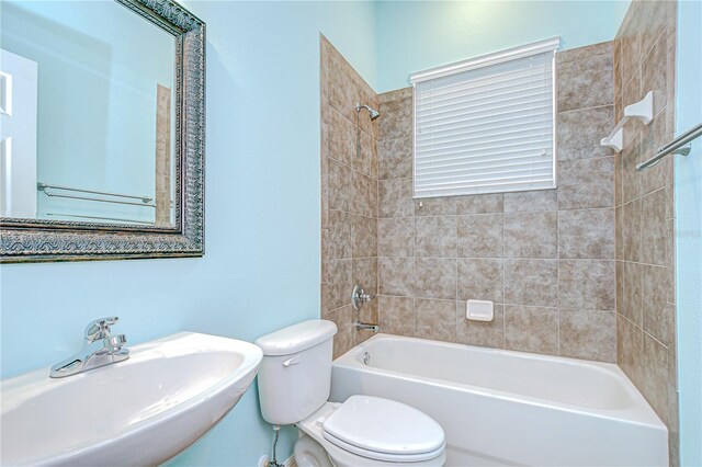 1208 Carriage Park Dr, Valrico, FL 33594 - photo 25