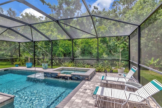 26972 Evergreen Chase Dr, Wesley Chapel, FL 33544 - view of swimming pool featuring a patio area, a lanai, and a pool with connected hot tub