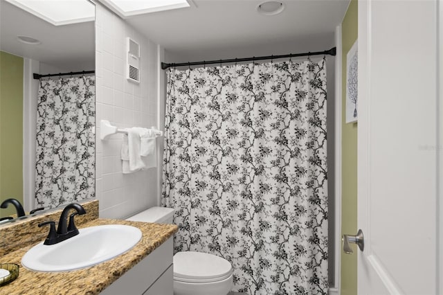 4510 Gulf Blvd Unit 604, St Pete Beach, FL 33706 - bathroom with vanity and a shower with curtain