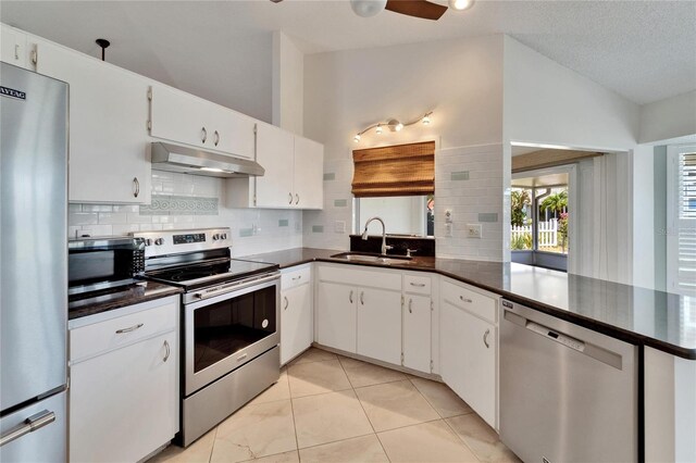 304 Caloosa Palms Ct, Sun City Center, FL 33573 - photo 17