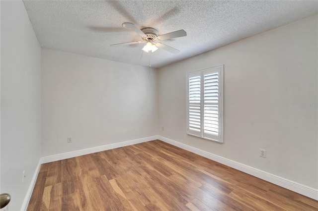 304 Caloosa Palms Ct, Sun City Center, FL 33573 - photo 23