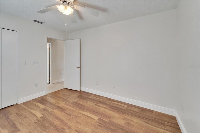 304 Caloosa Palms Ct, Sun City Center, FL 33573 - photo 25