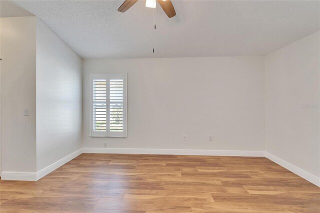 304 Caloosa Palms Ct, Sun City Center, FL 33573 - photo 27