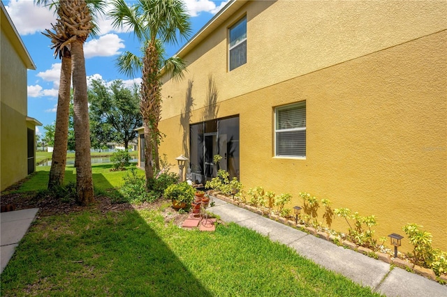 2022 Hawks View Dr, Ruskin, FL 33570 - view of grassy yard