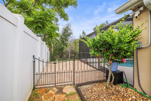 826 Addison Dr NE, Saint Petersburg, FL 33716 - view of gate