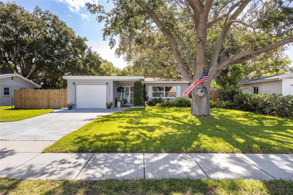 10095 Oakhurst Rd, Seminole, FL 33776 - photo 1
